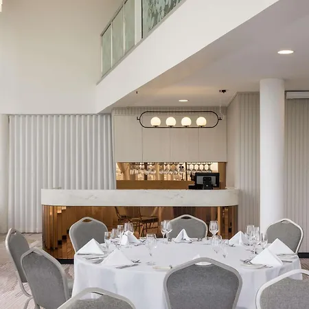 Mercure Spring Hill Hotel 4*