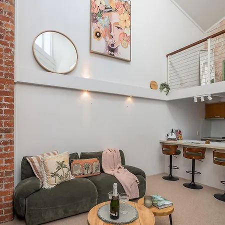 Mactaggarts Place Aparthotel 4*