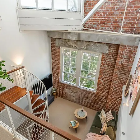 Mactaggarts Place 4*