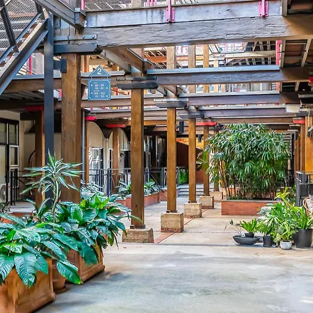 Mactaggarts Place 4* Brisbane
