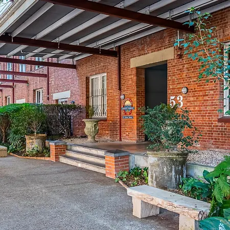 Mactaggarts Place 4* Brisbane