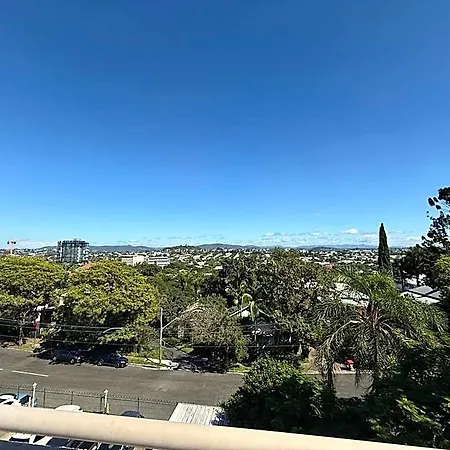 Hampton Court 4* Brisbane