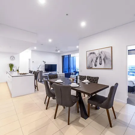South Bank Beautiful River View Tower Apartment