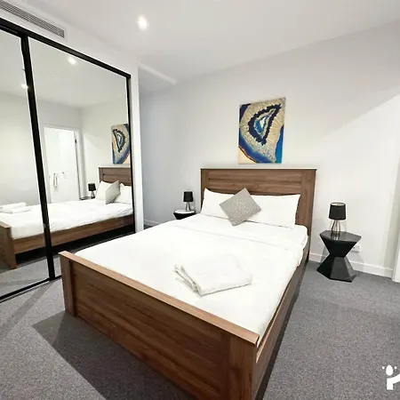 Kozyguru | Fortitude Valley | 2 Bed Apt+parking Apartment