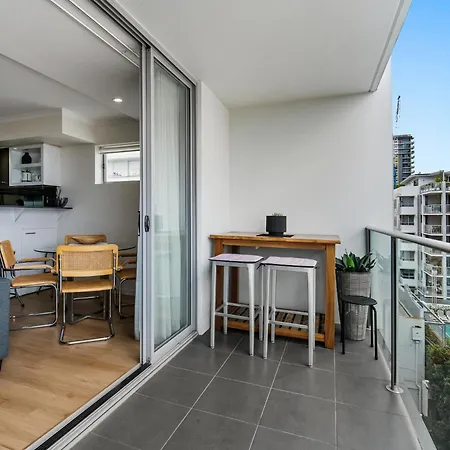 Chic 2-bed & 5 Minutes Walk To Qpac Brisbane