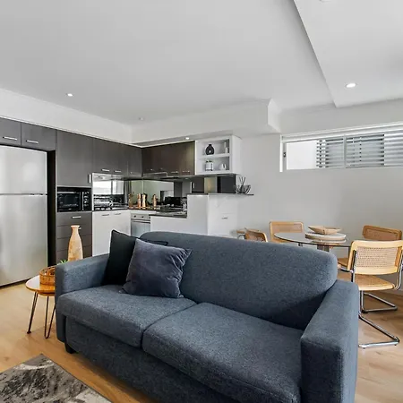 Chic 2-bed & 5 Minutes Walk To Qpac *