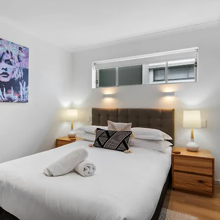 Chic 2-bed & 5 Minutes Walk To Qpac Apartment *