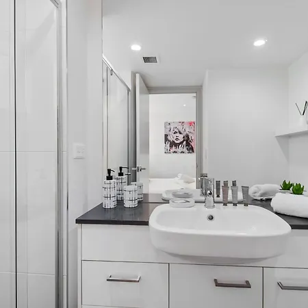 Chic 2-bed & 5 Minutes Walk To Qpac Brisbane