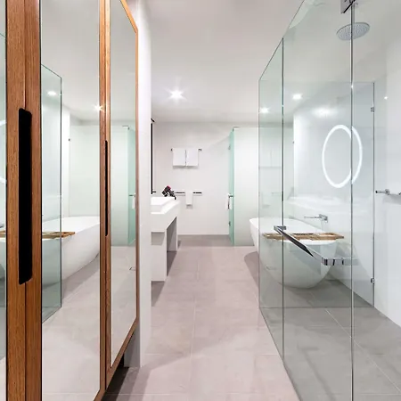 Novotel South Bank 5*