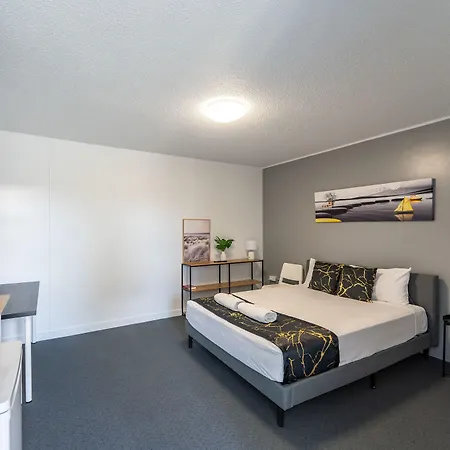 Acacia Ridge 3*