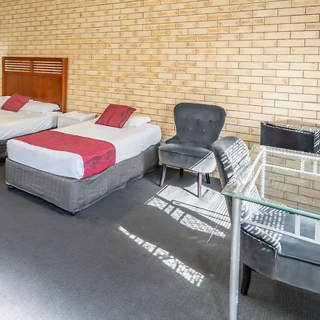 Acacia Ridge 3*