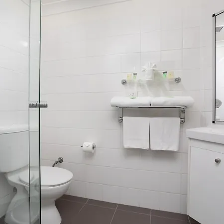 George Brisbane, Independent Collection By Evt Hotel