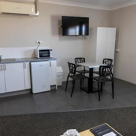 Wynnum Anchor 4*