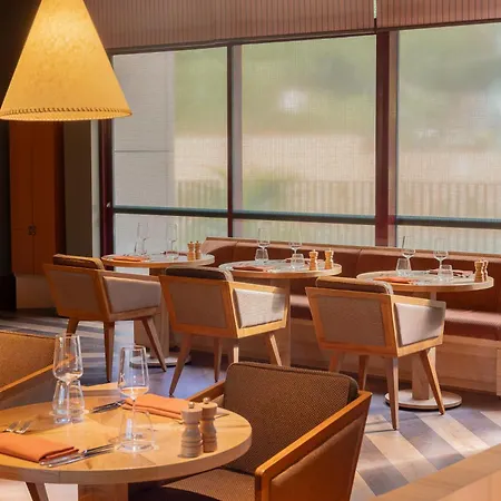 Point Hotel
