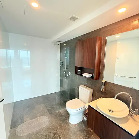 Amazing &river Views 60th Level Skytower 3 Bedrooms&free Parking Brisbane