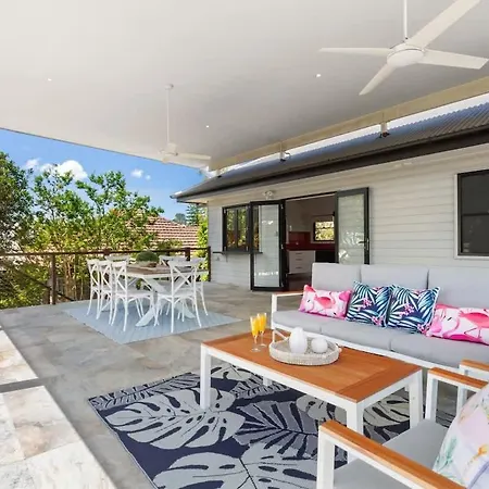 5bdr Ultimate Family Retreat Pool Toys Galore Holiday home Brisbane