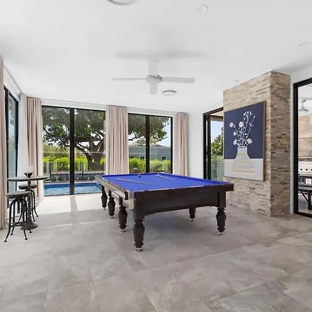 5bdr Ultimate Family Retreat Pool Toys Galore Holiday home