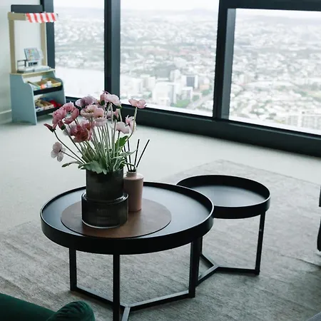 Skyline View High Floor 2br With Sofa Bed And Free Parking Apartment Brisbane