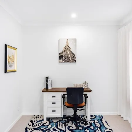Holiday home Elegant N Convenient 4 Beds With Easy Access Brisbane