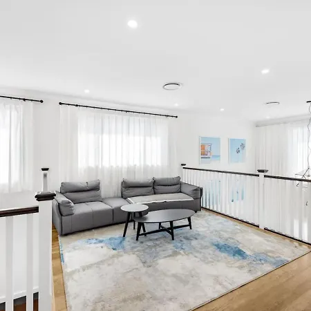 Elegant N Convenient 4 Beds With Easy Access