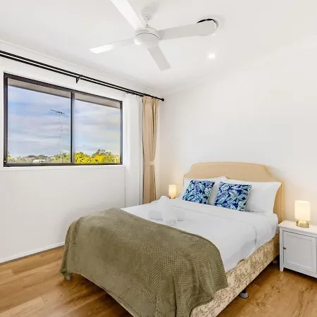 Elegant N Convenient 4 Beds With Easy Access Holiday home Brisbane