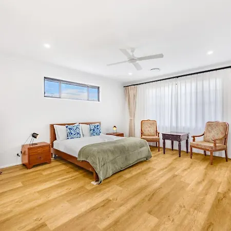 Elegant N Convenient 4 Beds With Easy Access