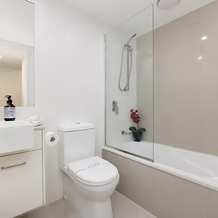 Huge Family Townhouse 3 Bathrooms 5km To Holiday home *