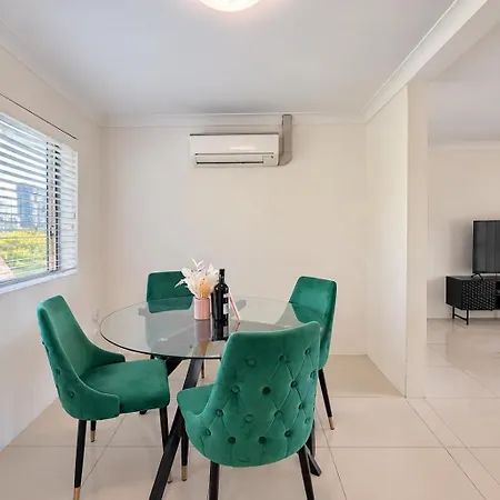 Spacious 2brm Close To Gabba With Parking & Wifi Brisbane