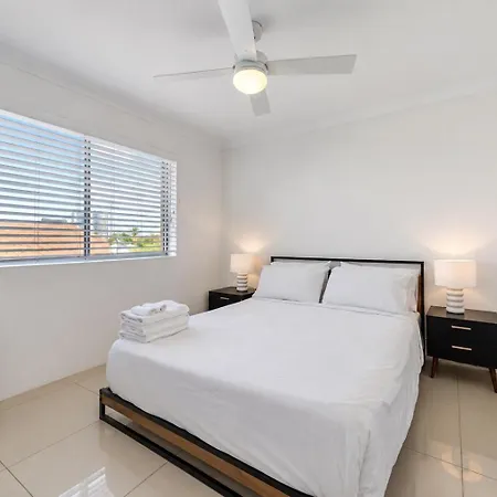 Spacious 2brm Close To Gabba With Parking & Wifi Apartment Brisbane