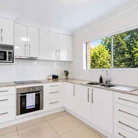 Apartment Spacious 2brm Close To Gabba With Parking & Wifi *