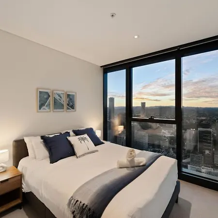 Skytower 72nd Floor 3br With Parking, Pool And Gym Apartment Brisbane