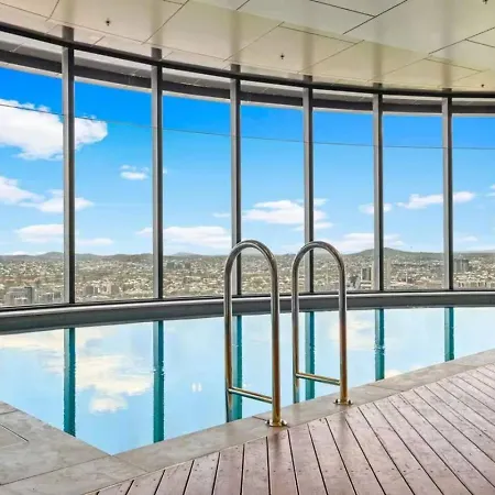 Skytower 72nd Floor 3br With Parking, Pool And Gym *