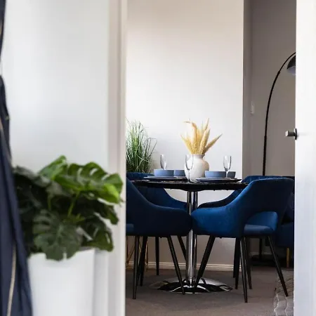 The Ridge Stylish 2br Cityside With Pool, Gym And Parking