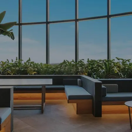 Skytower 72nd Floor 3br With Parking, Pool And Gym Brisbane
