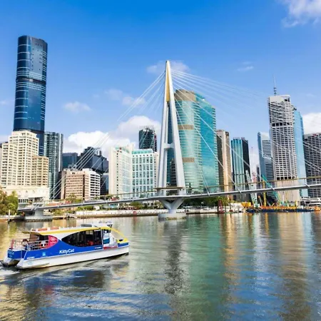 Apartment Skytower 72nd Floor 3br With Parking, Pool And Gym Brisbane