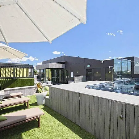 Eastwood Aparthotel 5*