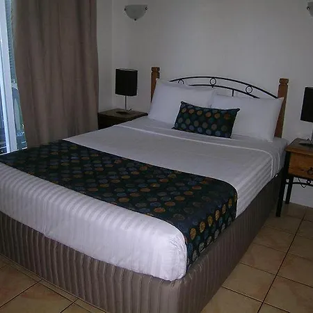 Kangaroo Point 3*