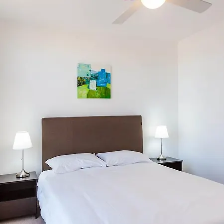 Fleet Lane Aparthotel 4*