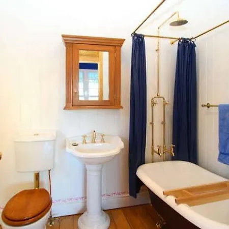 Guest house Minto Colonial 4*