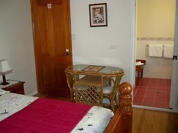 Johnstone'S On Oxley Bed & Breakfast