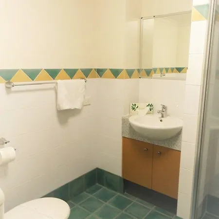 Milton Aparthotel 4*
