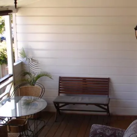 99 Kirkland Bed & Breakfast Brisbane