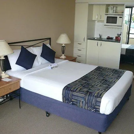 Aparthotel West End 4*