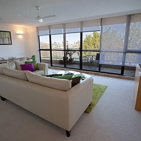 Kirribilli Aparthotel