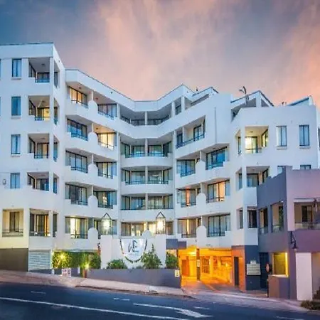West End Aparthotel 4*