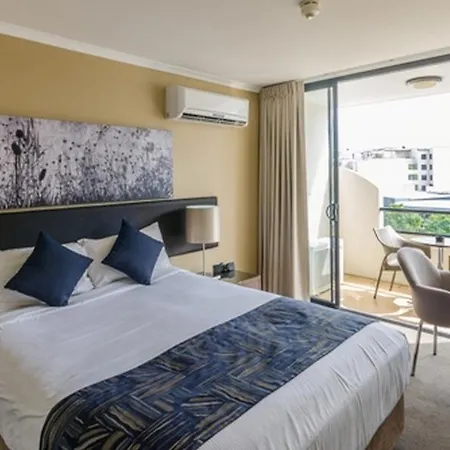 West End 4*