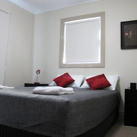 Hampton Court 4* Brisbane