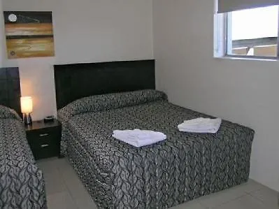 Kangaroo Point 3*