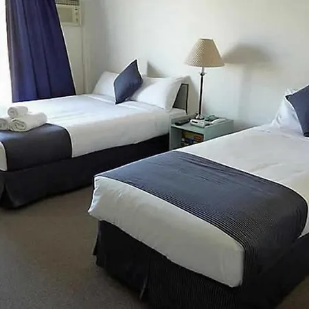 Chermside Court Motel 4*