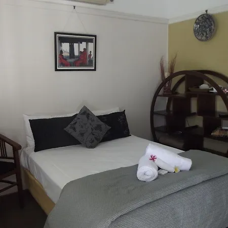 Edward New Fam Bed & Breakfast 4*